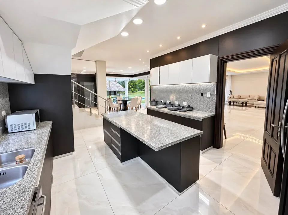 Foto 4 de Mansión en Venta Colinas del Urubó
