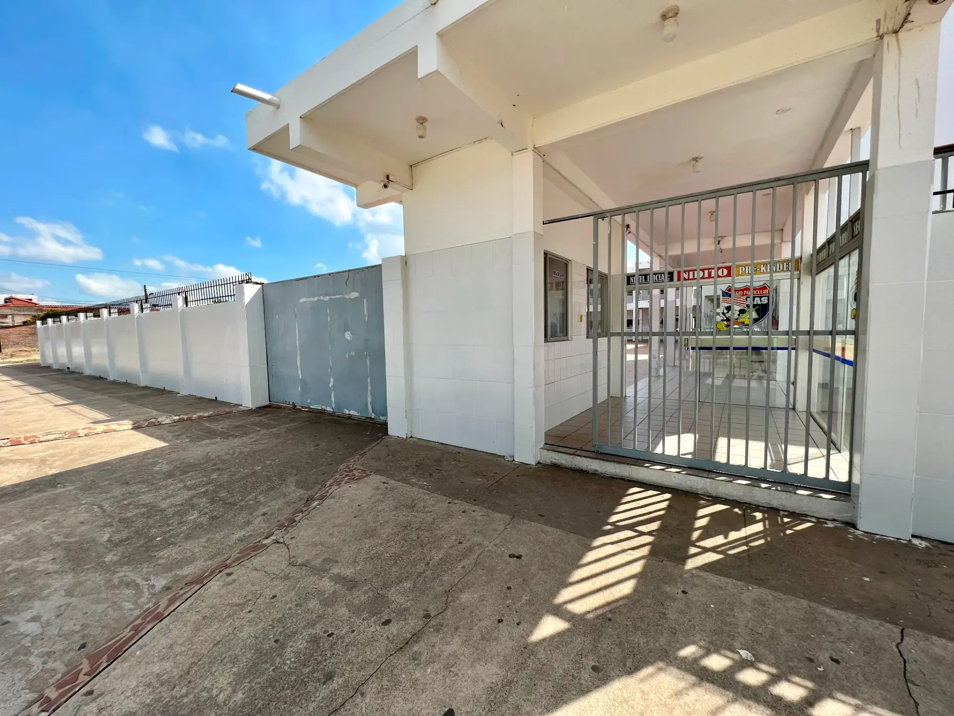 Foto 2 de En Minero Se Vende Unidad Educativa