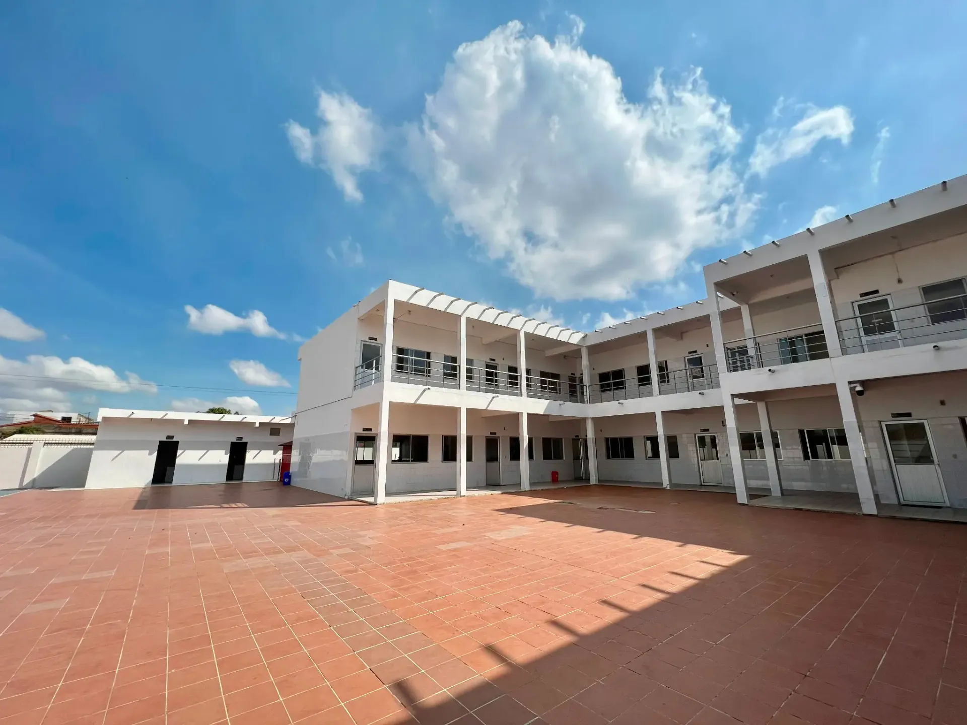 Foto 1 de En Minero Se Vende Unidad Educativa