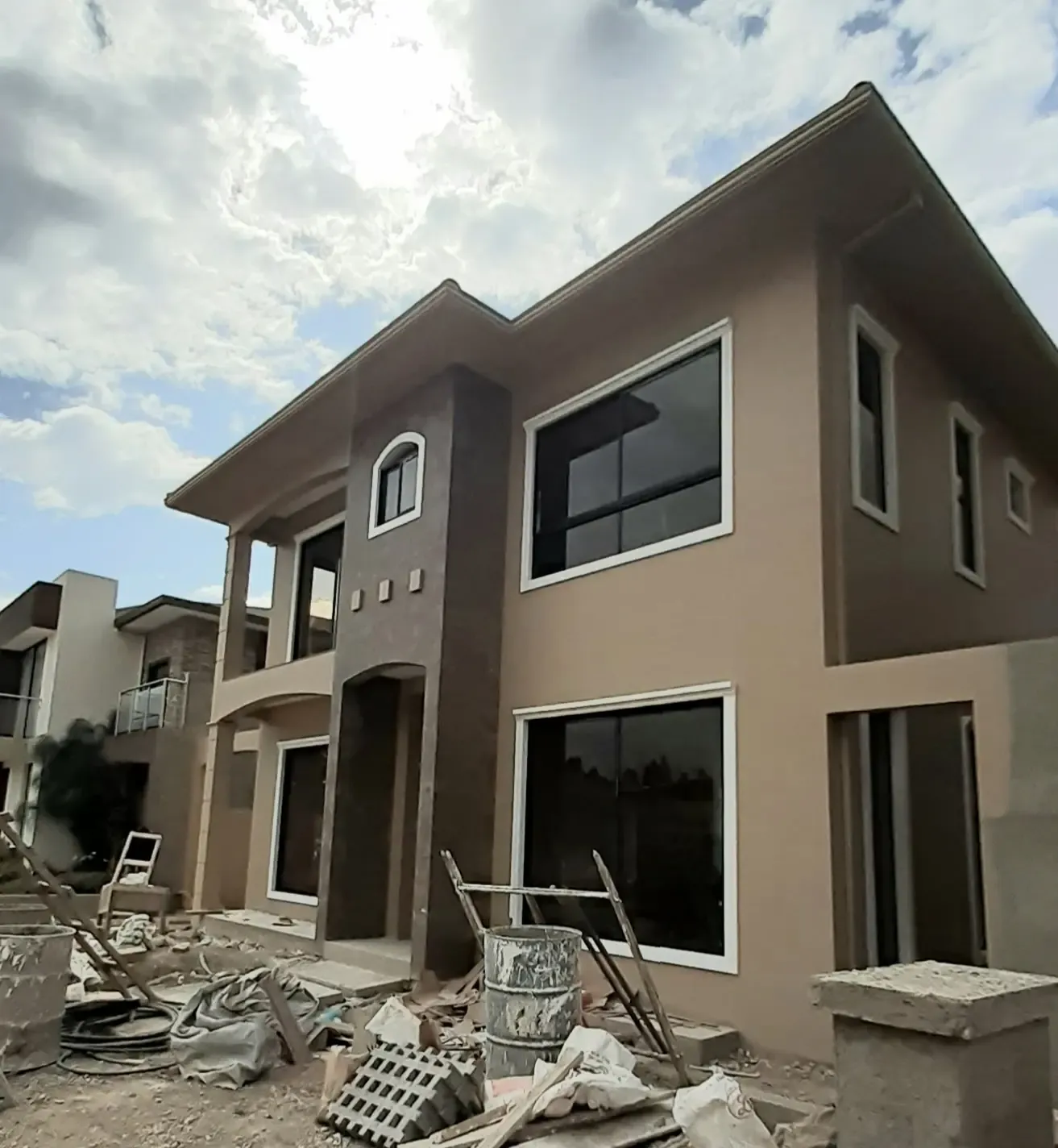 Foto 1 de Hermoso Chalet De Lujo En Venta Condominio Cerrado