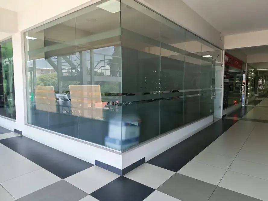 Foto 5 de Local Comercial Supermall en Venta
