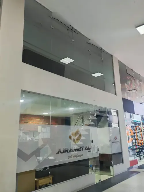 Foto 6 de Local Comercial Supermall en Venta