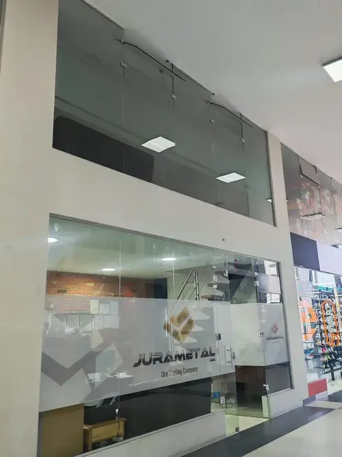 Foto 6 de Local Comercial Supermall en Venta
