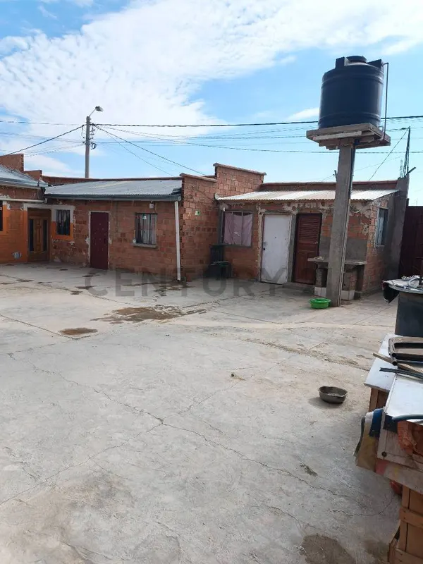 Foto 6 de Casa en esquina a una cuadra de la Av. Achocalla