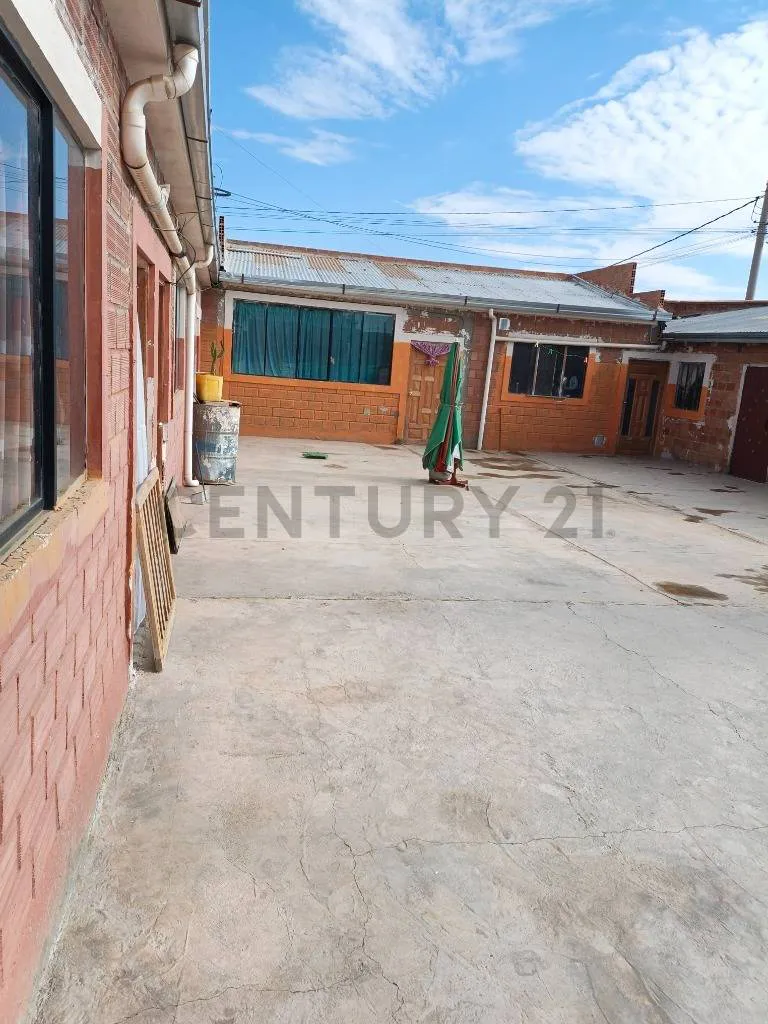 Foto 5 de Casa en esquina a una cuadra de la Av. Achocalla