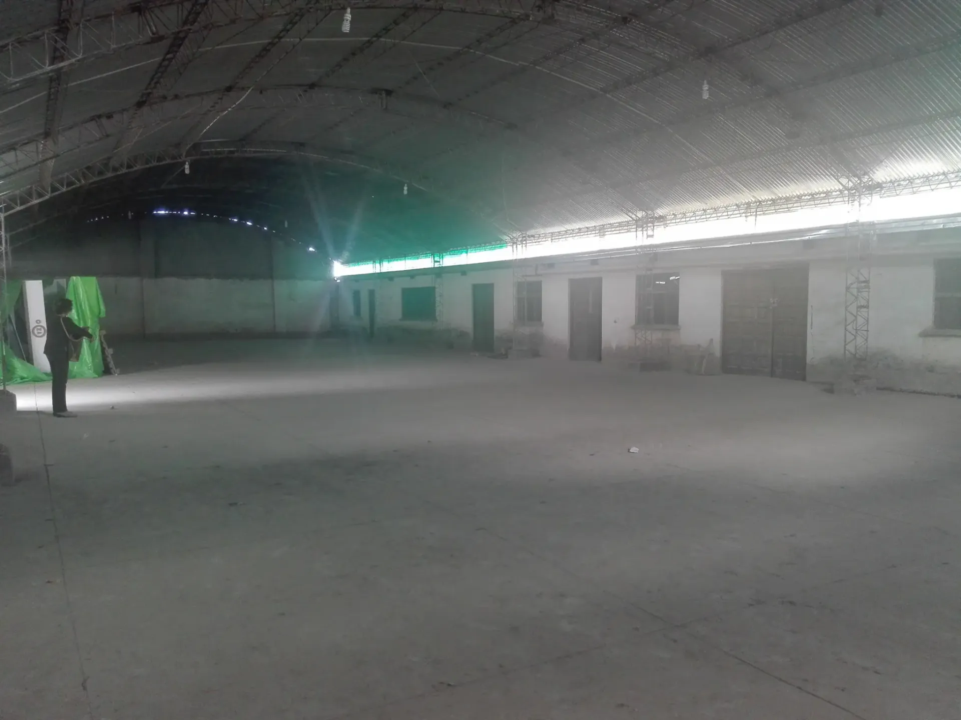 Foto 4 de Gran oportunidad! oficinas, depósitos y tinglado cerrados.