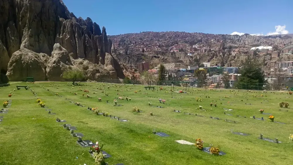 Foto 3 de Lote de Inhumación Cementerio Jardín Sector Olmos