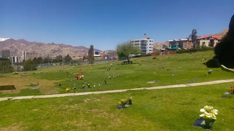 Foto 8 de Lote de Inhumación Cementerio Jardín Sector Olmos