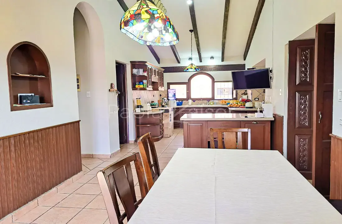Foto 5 de Hermosa casa con piscina en alquiler, Tiquipaya, Cochabamba