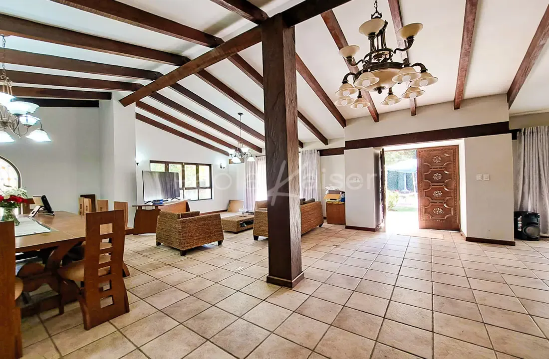 Foto 4 de Hermosa casa con piscina en alquiler, Tiquipaya, Cochabamba