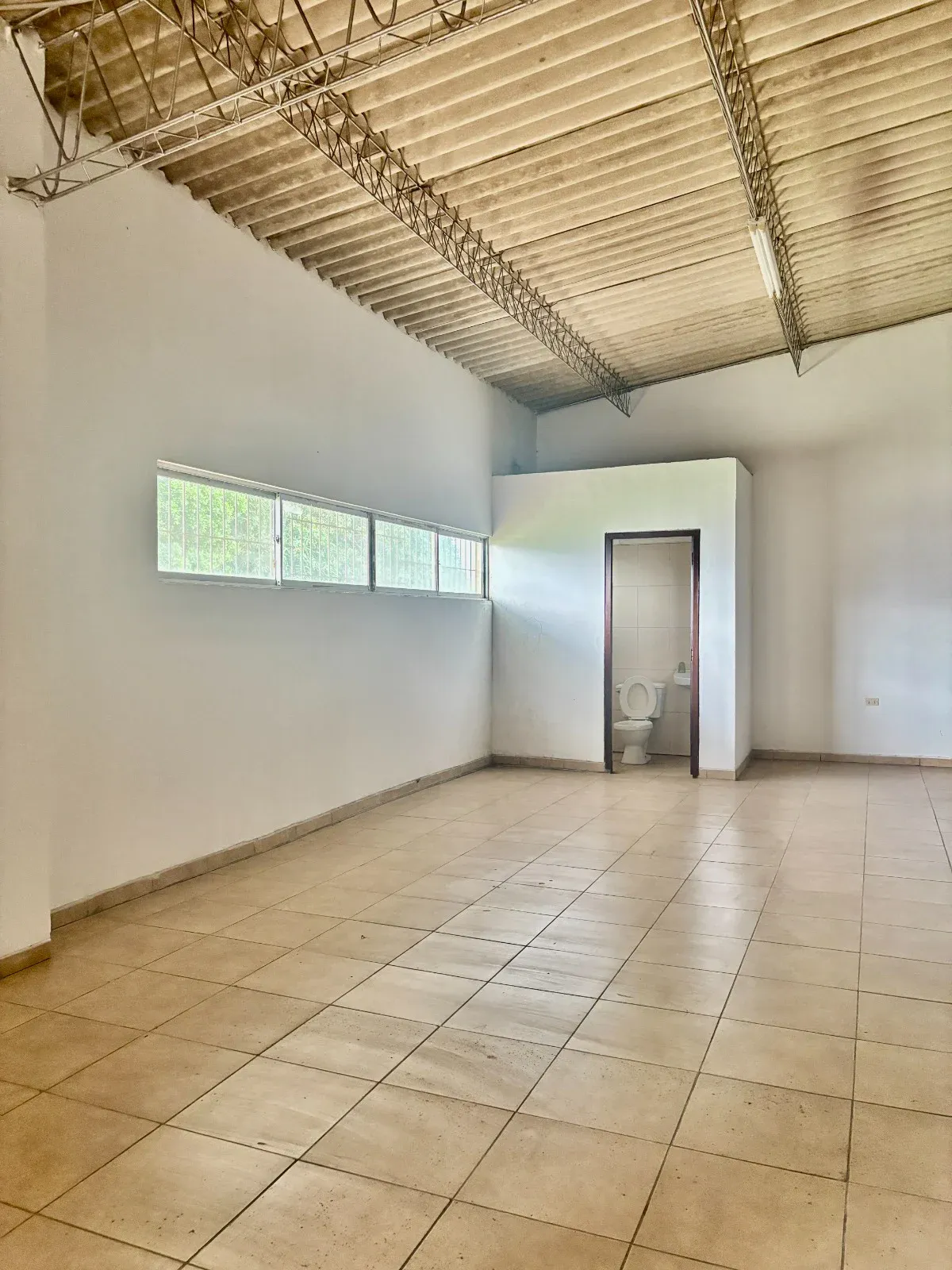 Foto 7 de Locales en Alquiler - Zona Norte Av. Banzer