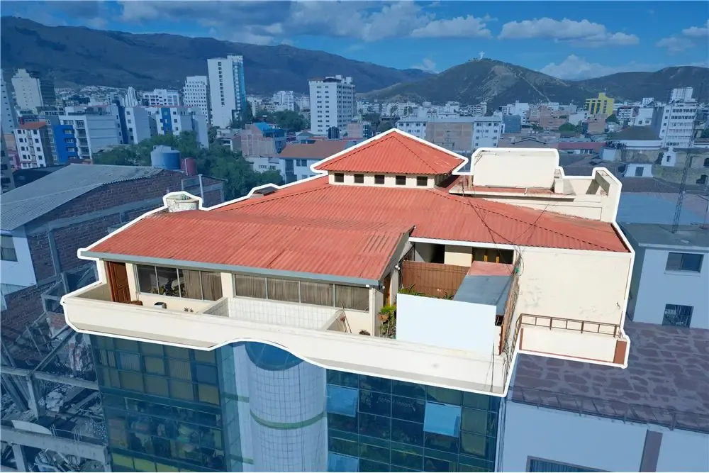 Foto 2 de Oficina de 258.71 M² en Venta - Centro de Cochabamba