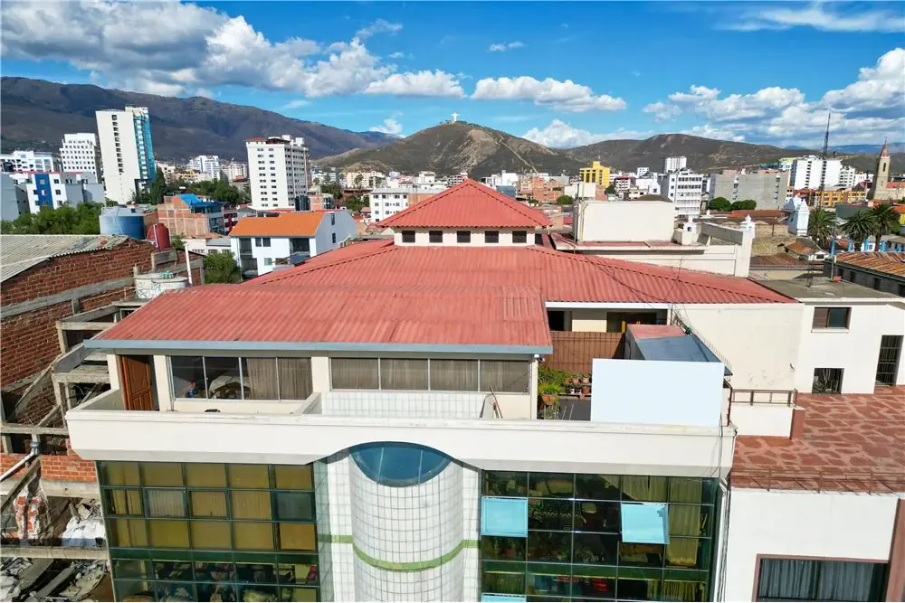 Foto 8 de Oficina de 258.71 M² en Venta - Centro de Cochabamba