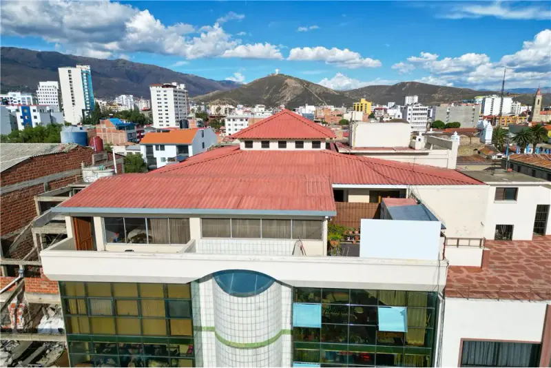 Foto 8 de Oficina de 258.71 M² en Venta - Centro de Cochabamba