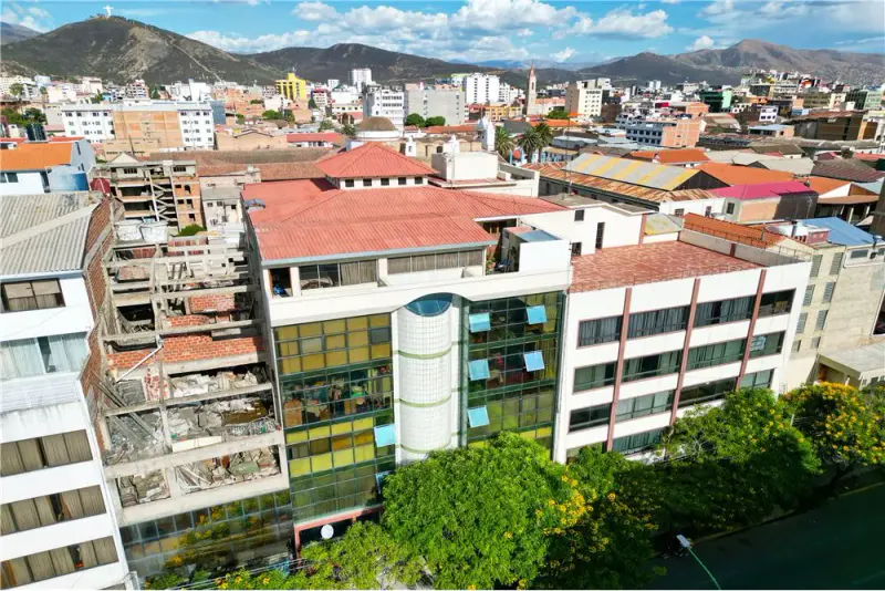 Foto 11 de Oficina de 258.71 M² en Venta - Centro de Cochabamba