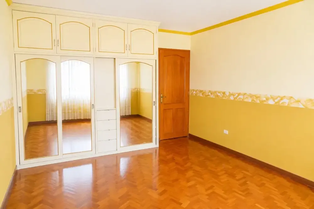 Foto 17 de Oficina de 258.71 M² en Venta - Centro de Cochabamba