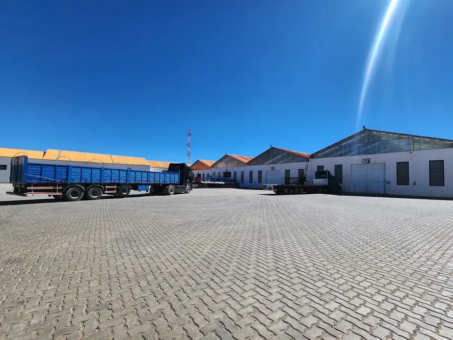 Foto 6 de Galpón Industrial en Alquiler – Av. Tiahuanaco, El Alto