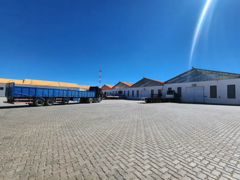 Foto 6 de Galpón Industrial en Alquiler – Av. Tiahuanaco, El Alto