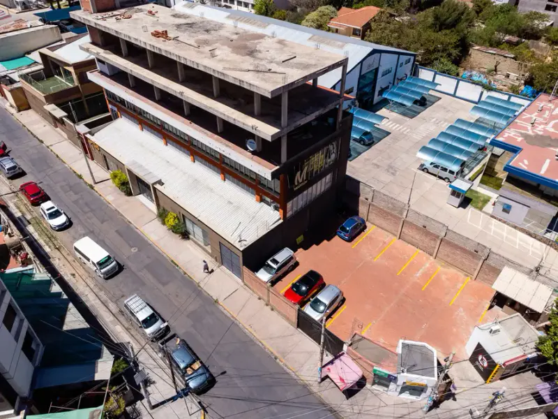 Foto 14 de Inmueble Comercial en Alquiler Sobre Av. Simón Lopez