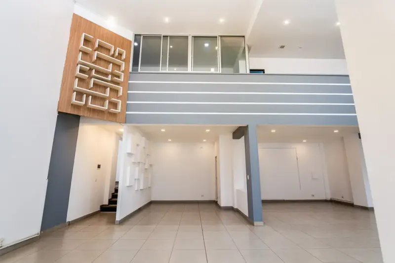 Foto 9 de Inmueble Comercial en Alquiler Sobre Av. Simón Lopez