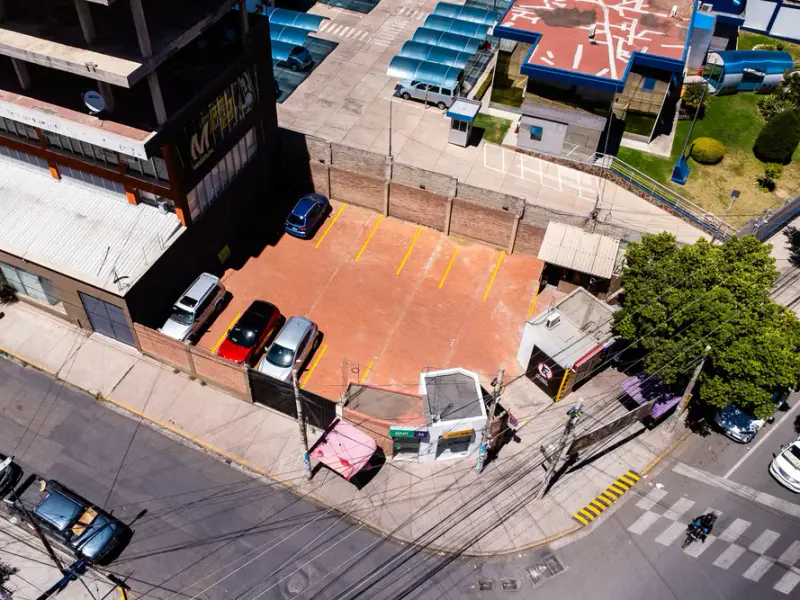 Foto 15 de Inmueble Comercial en Alquiler Sobre Av. Simón Lopez