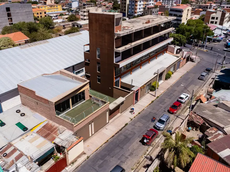 Foto 13 de Inmueble Comercial en Alquiler Sobre Av. Simón Lopez