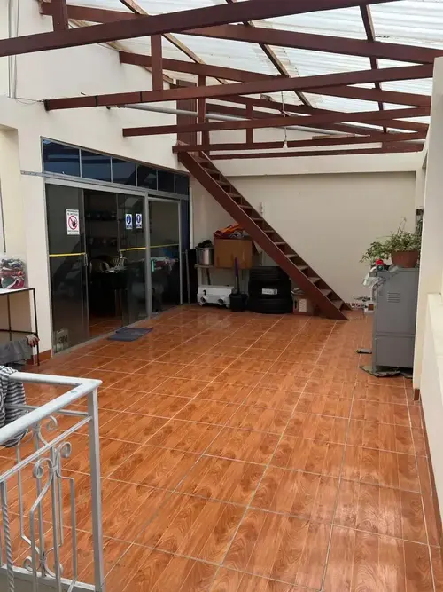 Foto 6 de Casa Multifamiliar con Galpón y Tiendas - El Alto