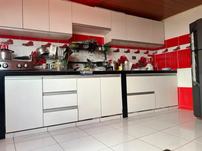 Foto 7 de Casa Multifamiliar con Galpón y Tiendas - El Alto
