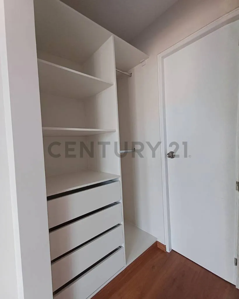 Foto 6 de Garzonier con Parqueo en Venta