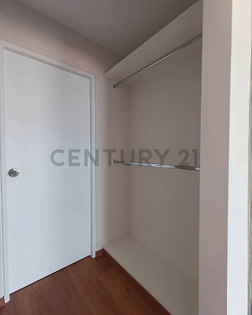 Foto 5 de Garzonier con Parqueo en Venta