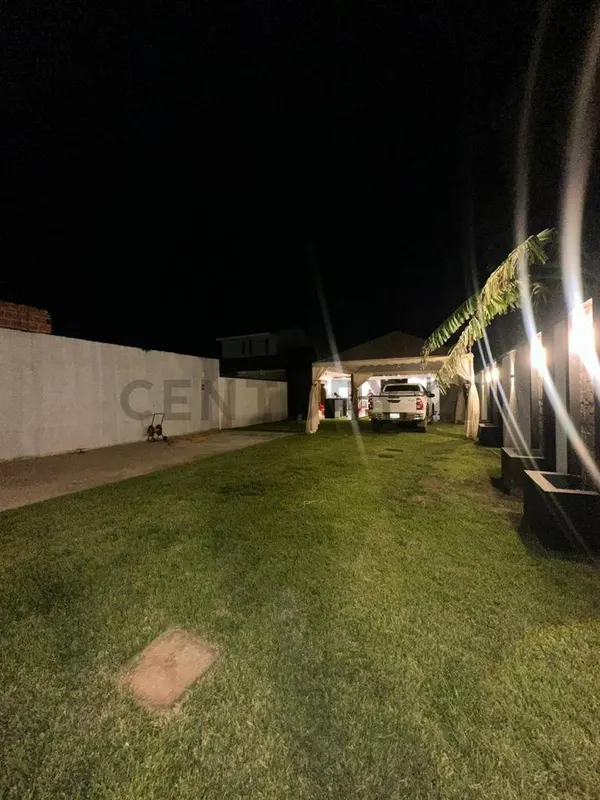 Foto 16 de Casa de Lujo en Anticrético – Cotoca | 4 Dormitorios, Piscina y Amplio Patio