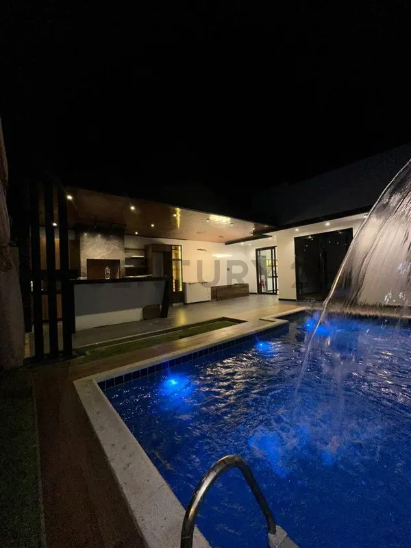Foto 13 de Casa de Lujo en Anticrético – Cotoca | 4 Dormitorios, Piscina y Amplio Patio