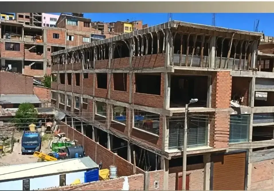 Foto 1 de Edificio en construcción en venta: Gran potencial comercial y residencial