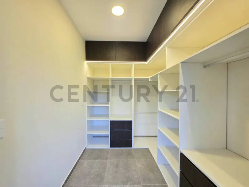 Foto 9 de Casa para Empresa o Vivienda en Alquiler