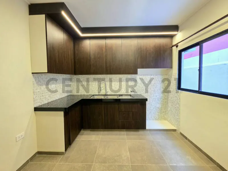 Foto 12 de Casa para Empresa o Vivienda en Alquiler