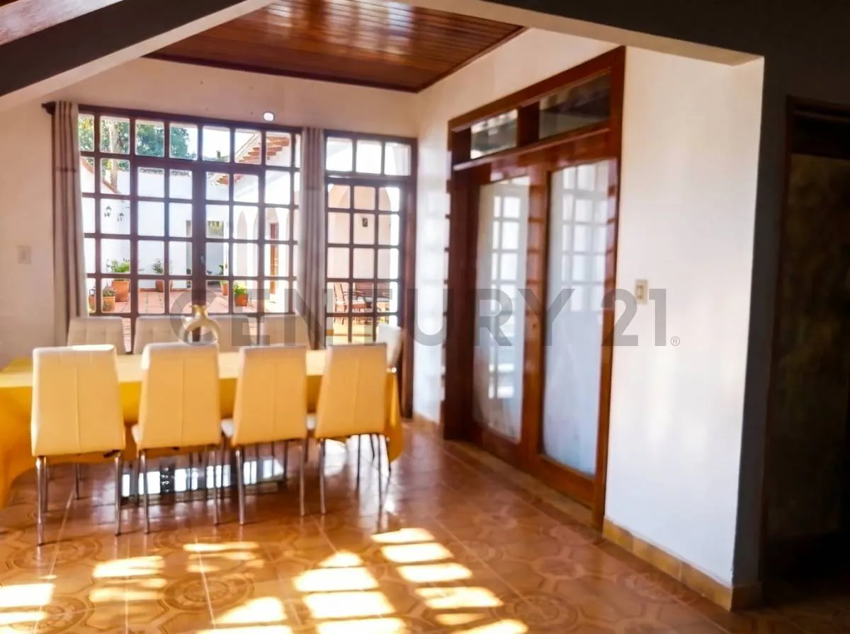 Foto 5 de Hermosa Casa en Venta con Piscina