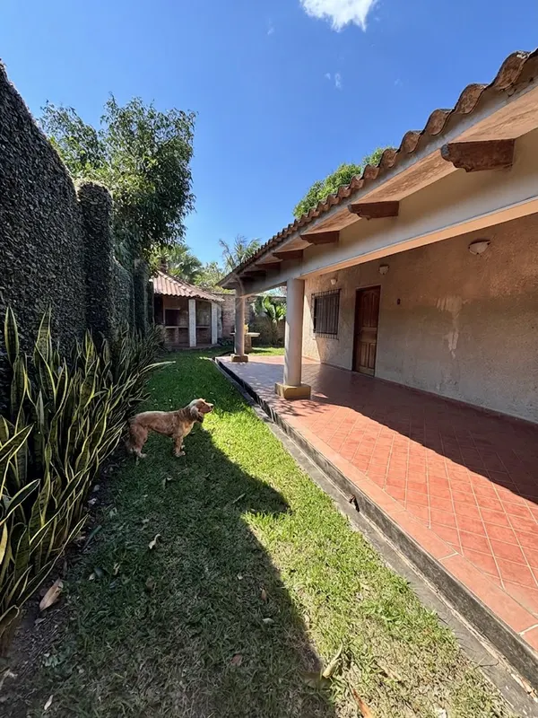 Foto 12 de Espaciosa propiedad de 395.96 m² ubicada en la Av. Francisco Mora (Pasillo II N° 35) Zona Barrio Petrolero Sur. Cuenta c
