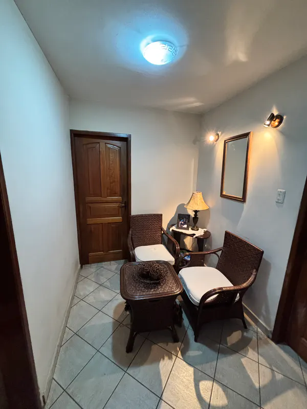 Foto 7 de Espaciosa propiedad de 395.96 m² ubicada en la Av. Francisco Mora (Pasillo II N° 35) Zona Barrio Petrolero Sur. Cuenta c