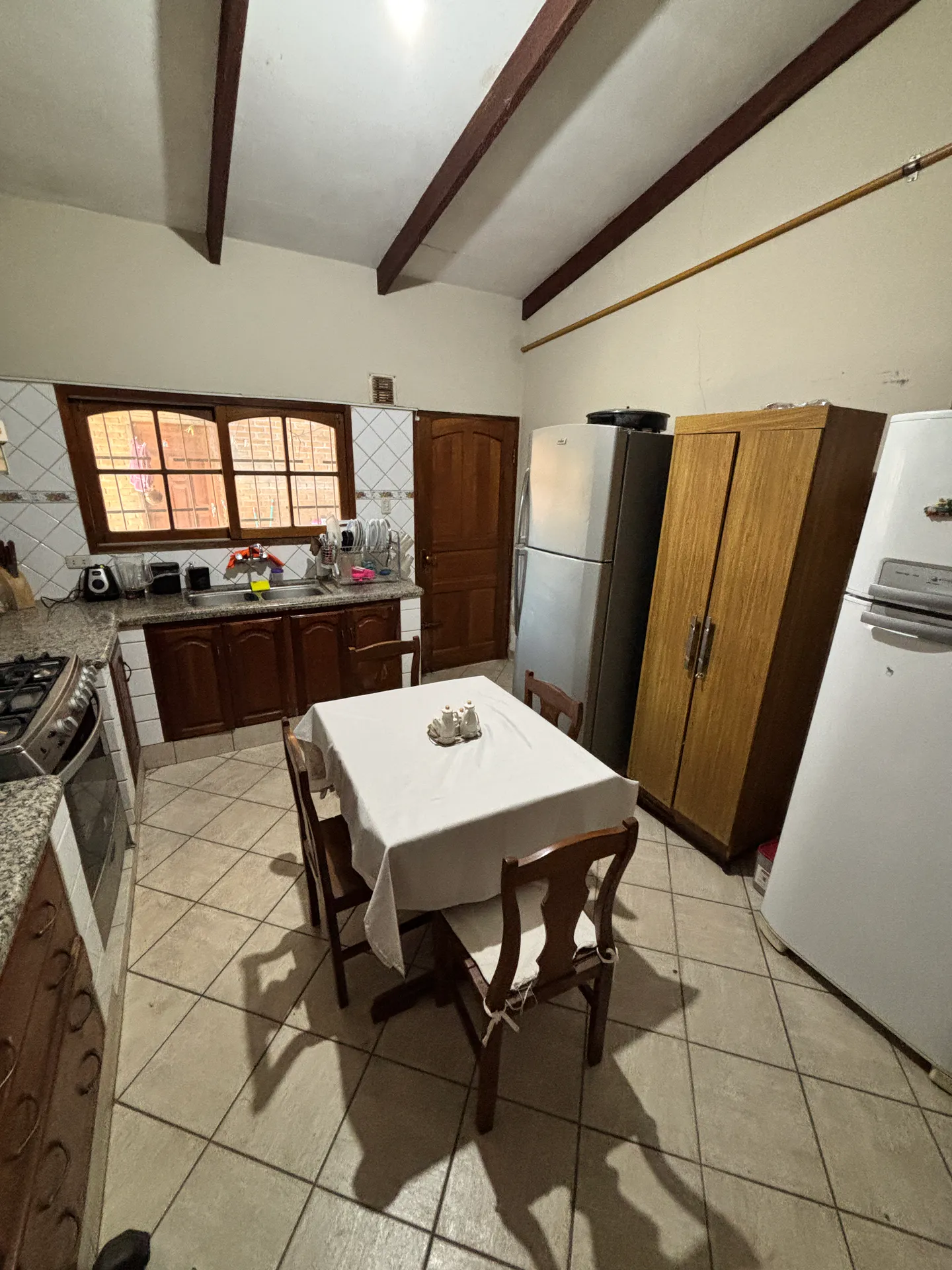 Foto 4 de Espaciosa propiedad de 395.96 m² ubicada en la Av. Francisco Mora (Pasillo II N° 35) Zona Barrio Petrolero Sur. Cuenta c