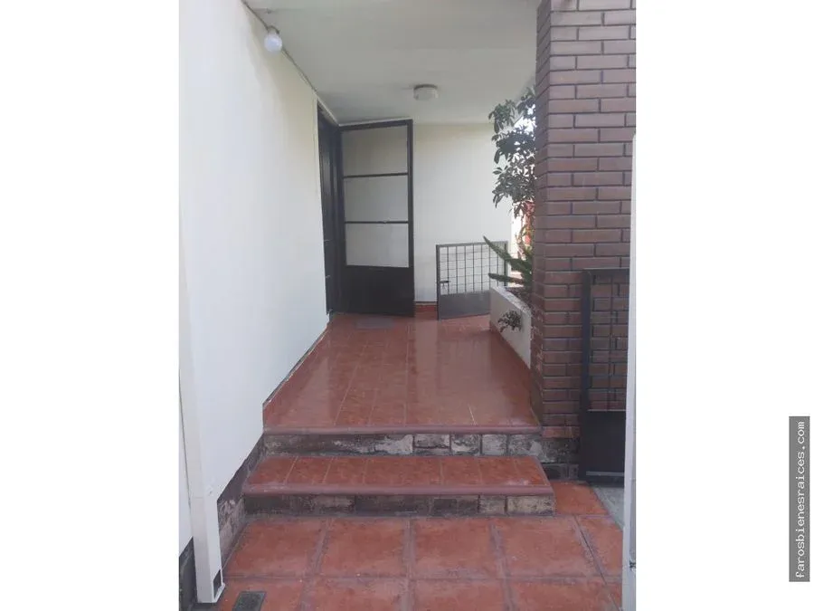 Foto 5 de Casa Potencial En Esquina Comercial Sobre Av. Parque Familia.