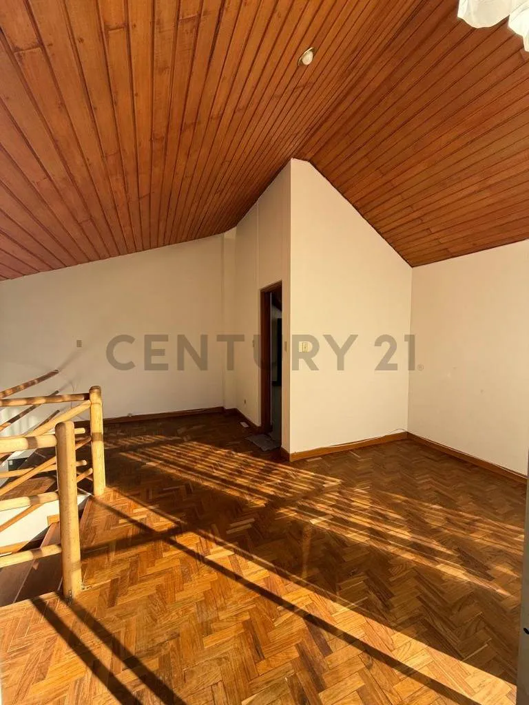 Foto 20 de Penthouse Amplio en Alquiler en Calacoto