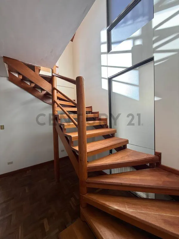 Foto 12 de Penthouse Amplio en Alquiler en Calacoto