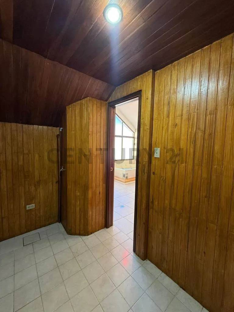 Foto 13 de Penthouse Amplio en Alquiler en Calacoto