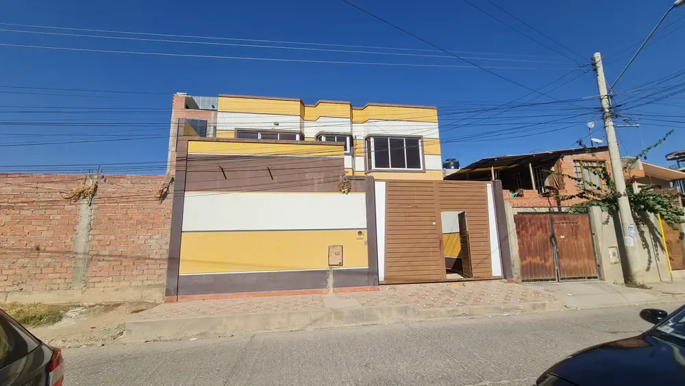 Foto 1 de ¡Casa con Gran Potencial Comercial a Pasos de La Av. Panamericana❗