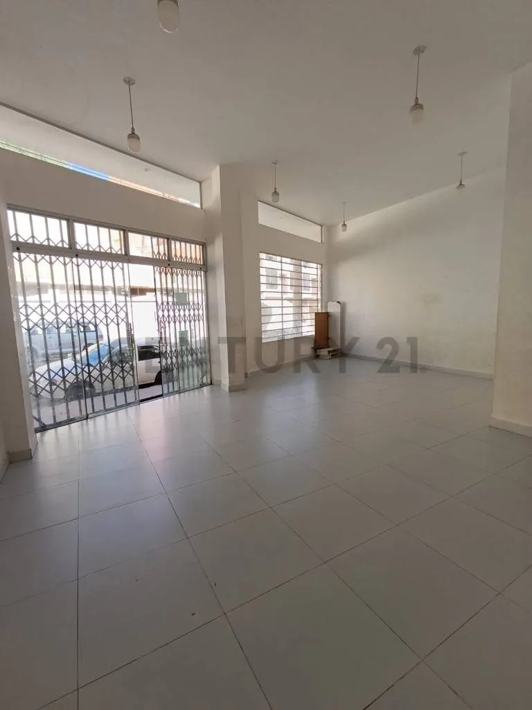 Foto 2 de ¡Local Comercial en Alquiler a Mitad de Precio!