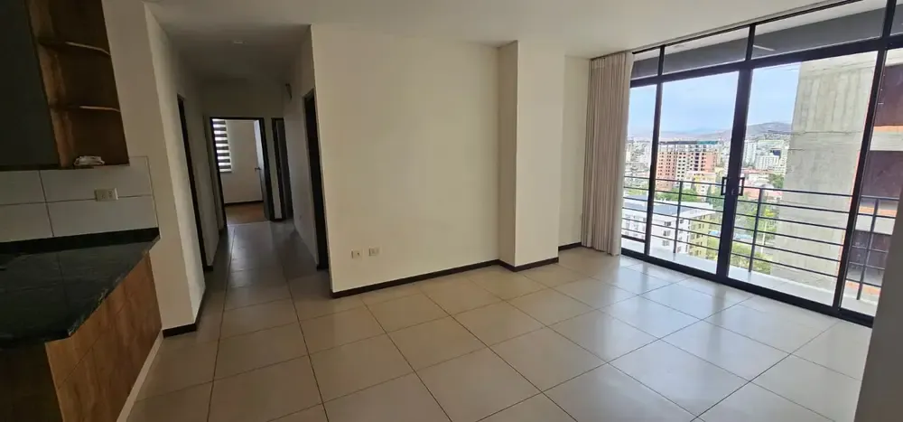Foto 4 de Departamento en Alquiler en La Av. Santa Cruz