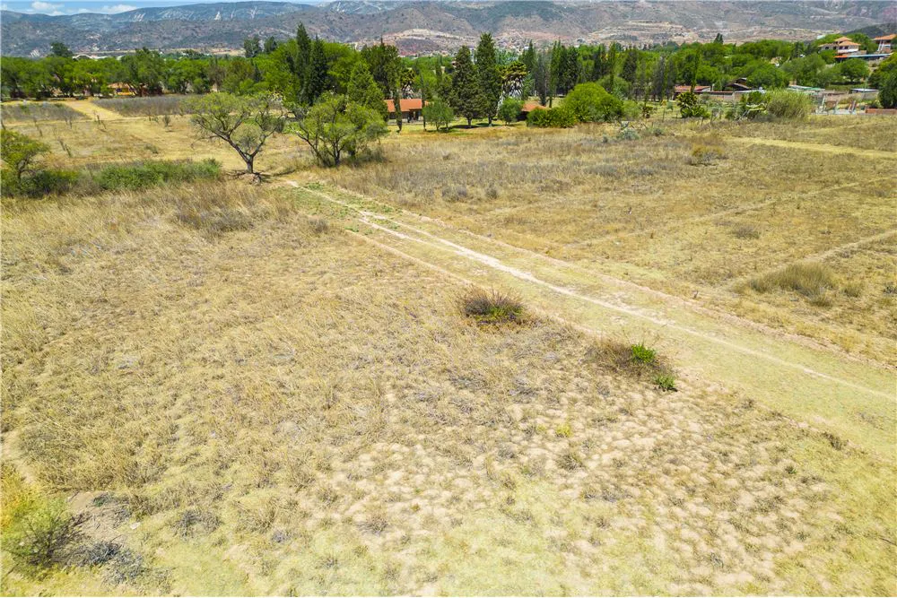 Foto 2 de Lote de Terreno en Venta en Esquina en Suticollo