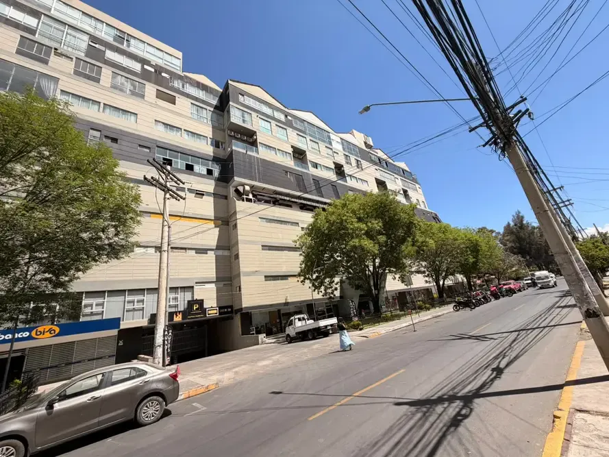 Foto 1 de Local Comercial en Hupermall – 101 m² | Piso 2
