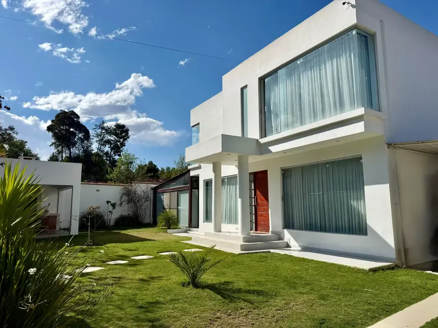 Foto 4 de 🌿🏡 Residencia en Venta – Carreras, Mecapaca