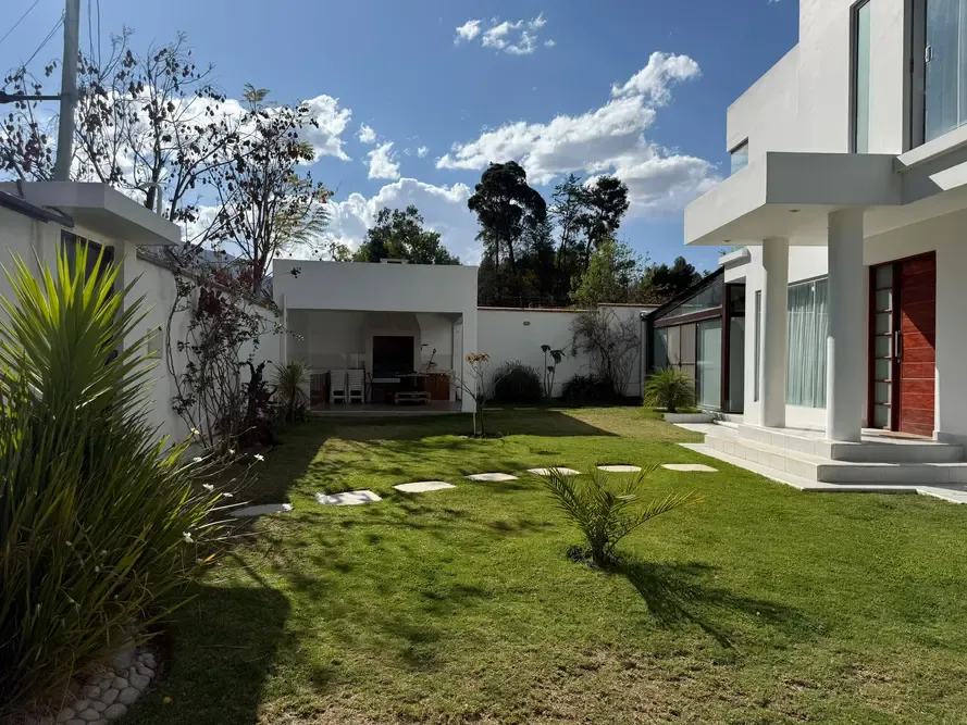 Foto 2 de 🌿🏡 Residencia en Venta – Carreras, Mecapaca